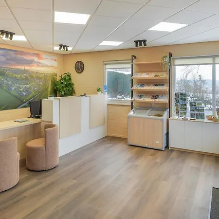 Relaxing Reevallis House *