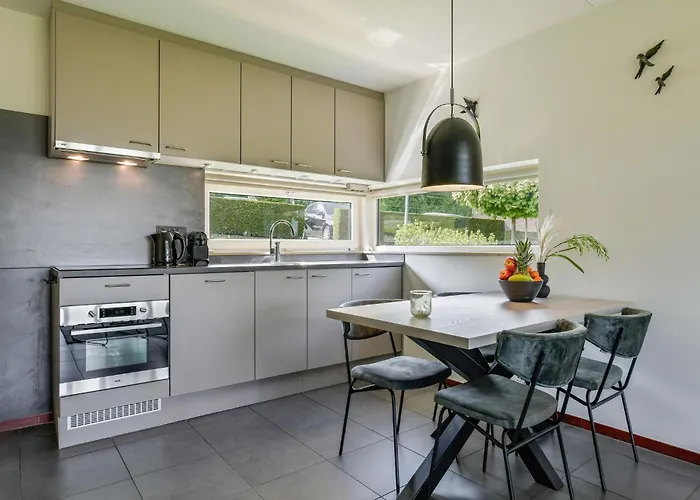 Relaxing Reevallis House